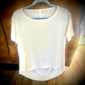 Lululemon workout tee size 8